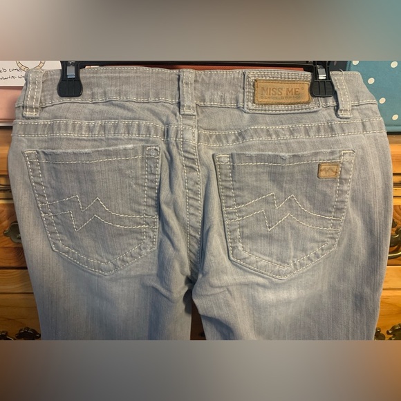 Miss Me Sunny Skinny - Picture 4 of 7